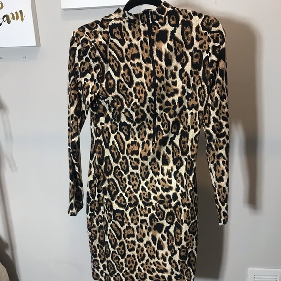 Dresses & Skirts - Mini leopard bodycon dress
